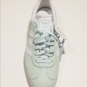 Adidas Gazelle Shoe women’s size 9